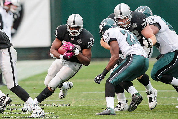 NFL: OCT 18 Eagles at Raiders