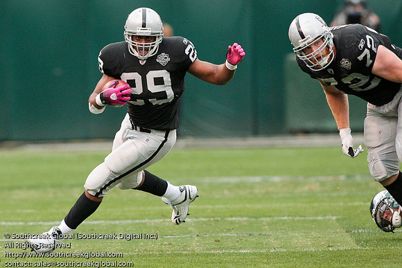 NFL: OCT 18 Eagles at Raiders