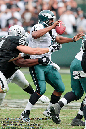 NFL: OCT 18 Eagles at Raiders