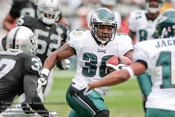 NFL: OCT 18 Eagles at Raiders